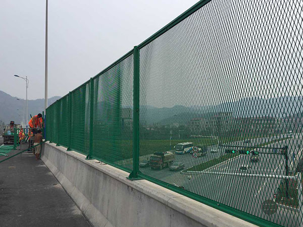 高架桥护栏网图片3