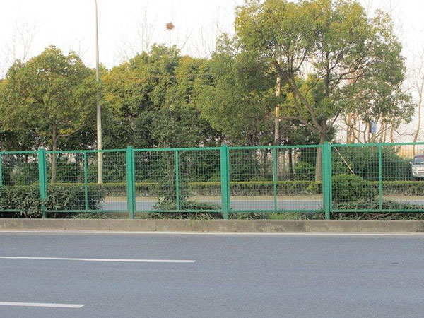 公路护栏网图片4