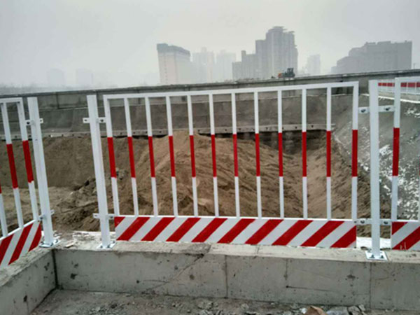基坑护栏网案例图片2